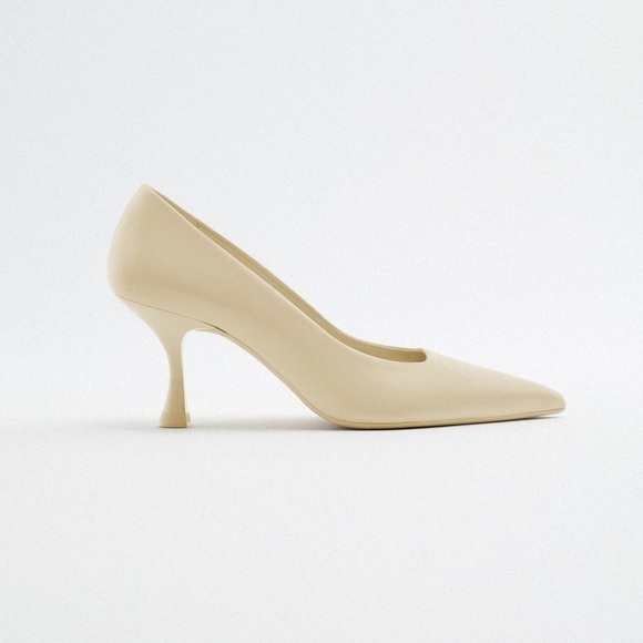 NWT. Zara Cream Leather High Heel Stiletto Pumps. Size 7,5. - Picture 1 of 8
